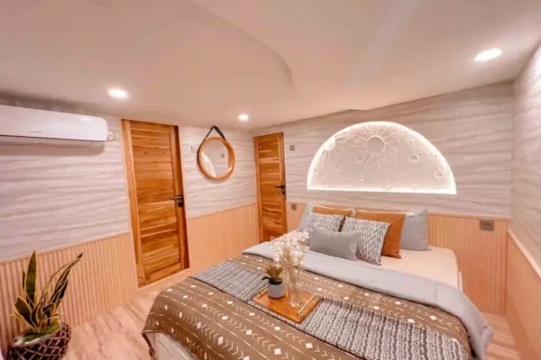 Semesta-Voyages-Earth-Cabin-9 Semesta-Voyages-Earth-Cabin-9