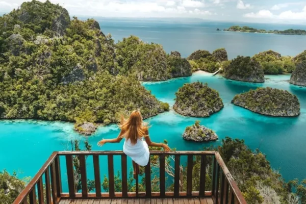 pianemo-viewpoint-lagoon-raja-ampat